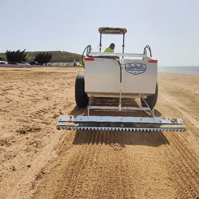 60 PS Traktorstrandreiniger für Sand- und Bodenreinigung Wirkungsgrad 20000-30000 m'/h